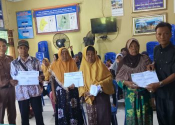 Patria Peratin Pekon Malaya Kecamatan Lemong Bagikan BLT-DD Tahap Ke 1 Tahun 2025