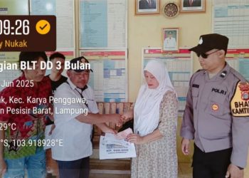 Peratin Darmawan Desa/Pekon Wainukak Kecamatan Karya Penggawa , Salurkan BLT, DD Tahap 1 Tahun 2025 Pada 10 KPM