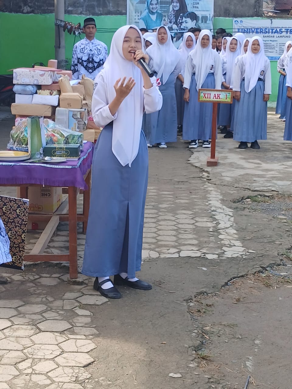 PERINGATAN HARI GURU NASIONAL 2025 DILAKSANAKAN SMK YP 17 BARADATU DENGAN TEMA”GURU HEBAT, INDONESIA KUAT