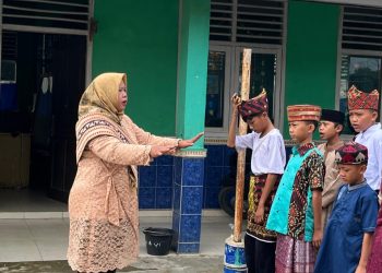 HUT PGRI KE 80 DAN PERINGATAN HARI GURU NASIONAL TAHUN 2025 ,SDN 01 TIUH BALAK UPACAR DENGAN TEMA PAKAIAN TRADISIONAL NUSANTARA